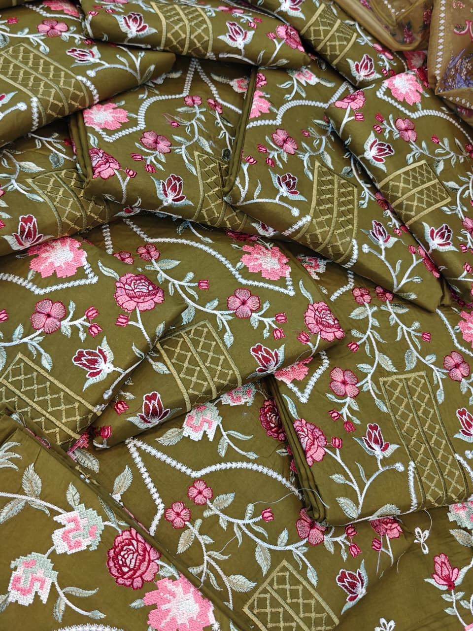 brand sobia nazir :colour mehandi :3pcs dress