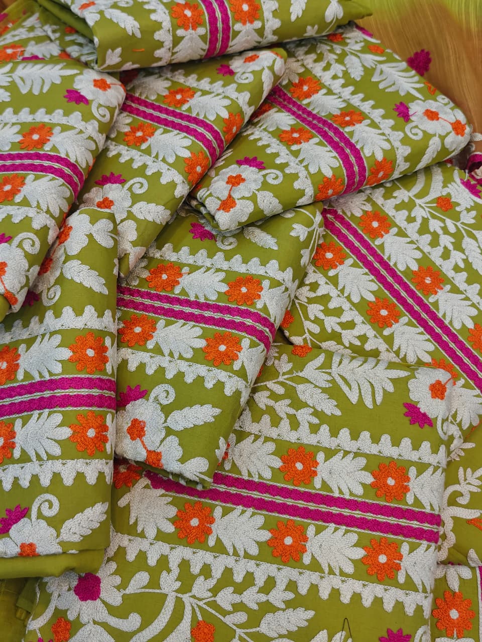 Brand: * Tawakal* Fabric: * Lawn * Status: Emb