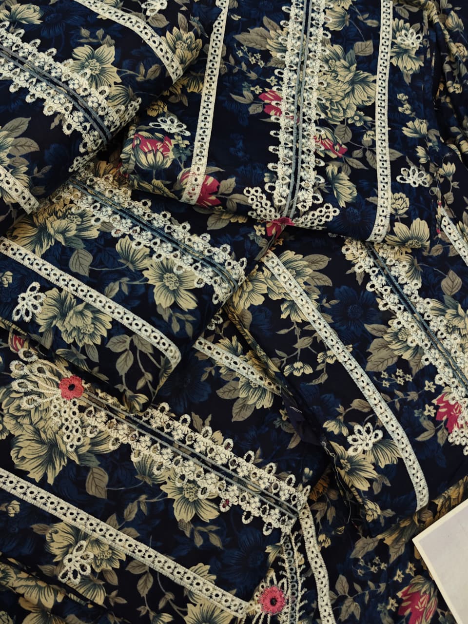 Brand: * Baroque* Fabric: * Lawn 3pc * Status: Print With Patches Code: BS
