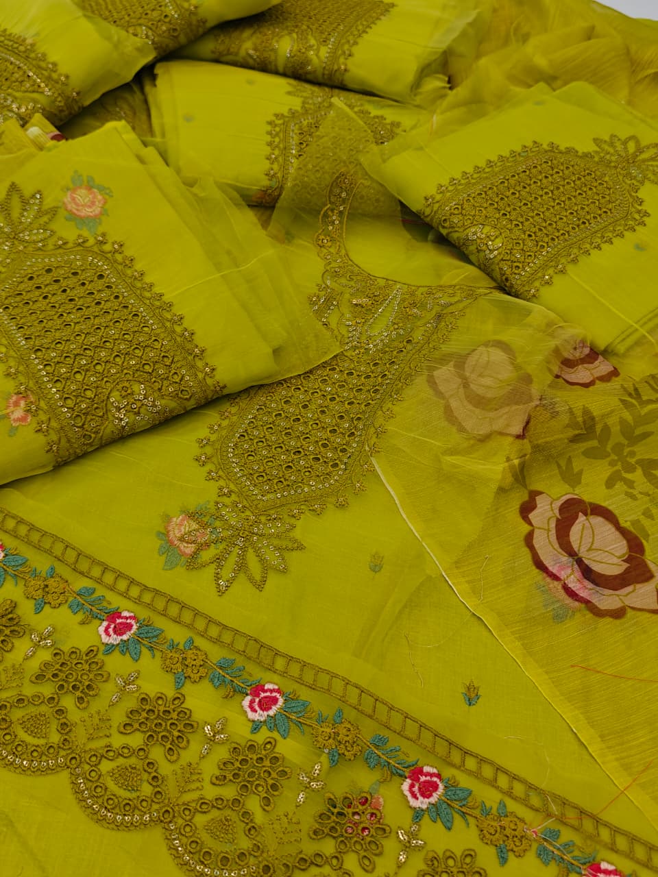 Sobia nazir* Fabric: * Lawn * Status: Emb